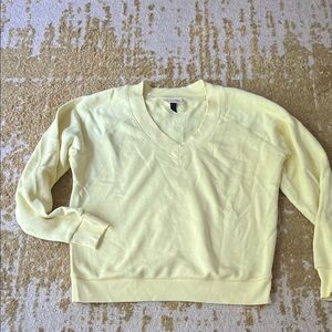 Universal Thread Light Yellow V-Neck Sweatshirt small